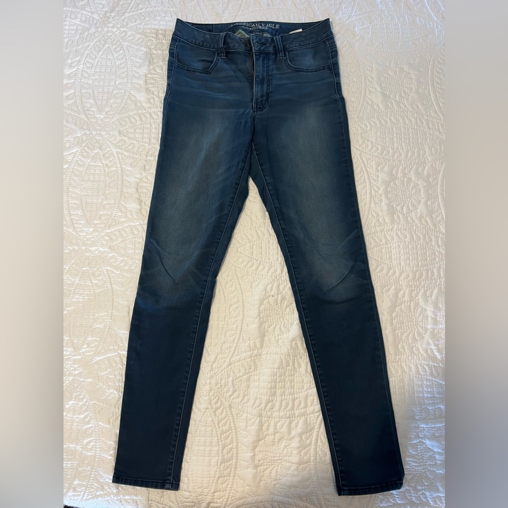 Super Super Stretch Hi-Rise Denim Jeans by American Eagle Outfitters size 6 Long